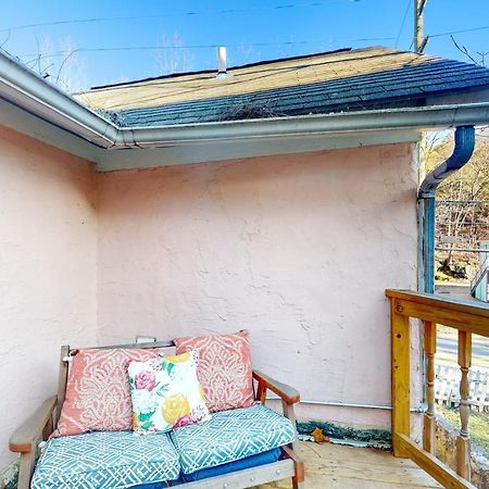 شقة The Pink House On Main - Upper يوريكا سبرينغز المظهر الخارجي الصورة