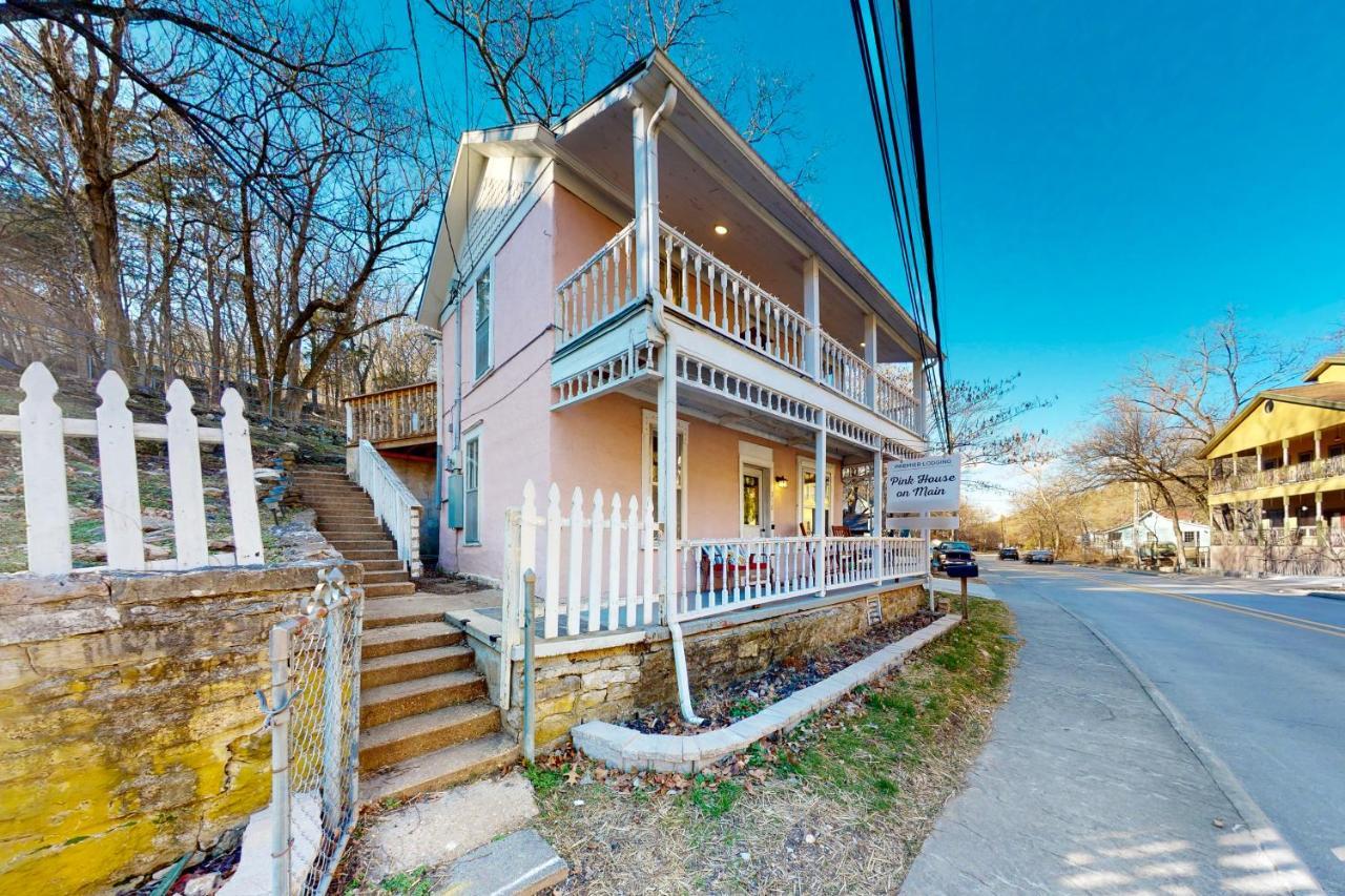 شقة The Pink House On Main - Upper يوريكا سبرينغز المظهر الخارجي الصورة